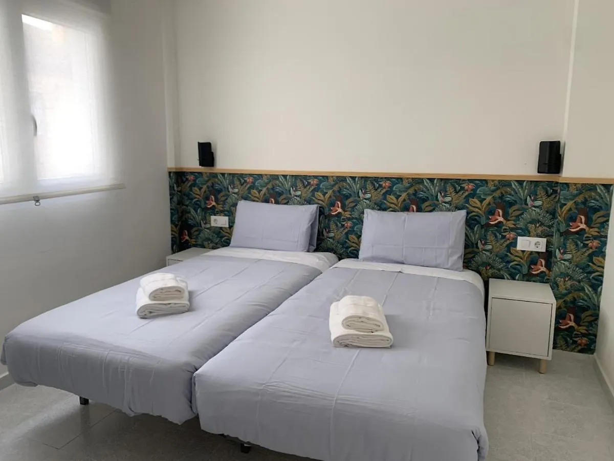 Apartamento Junto A Estacion Ave - 3 Dormitorios Granada 0*,  Spain